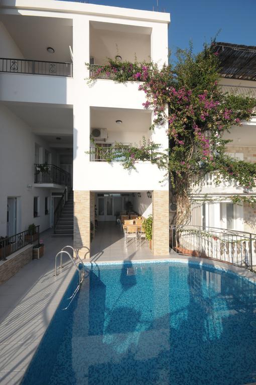 Apartments Leut Светі-Стефан Екстер'єр фото