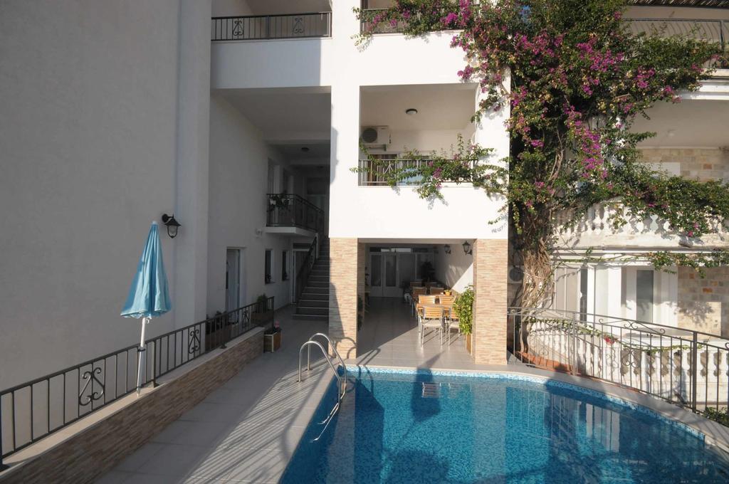 Apartments Leut Светі-Стефан Екстер'єр фото