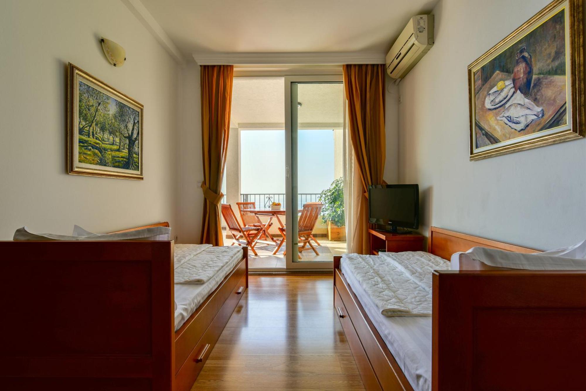 Apartments Leut Светі-Стефан Номер фото