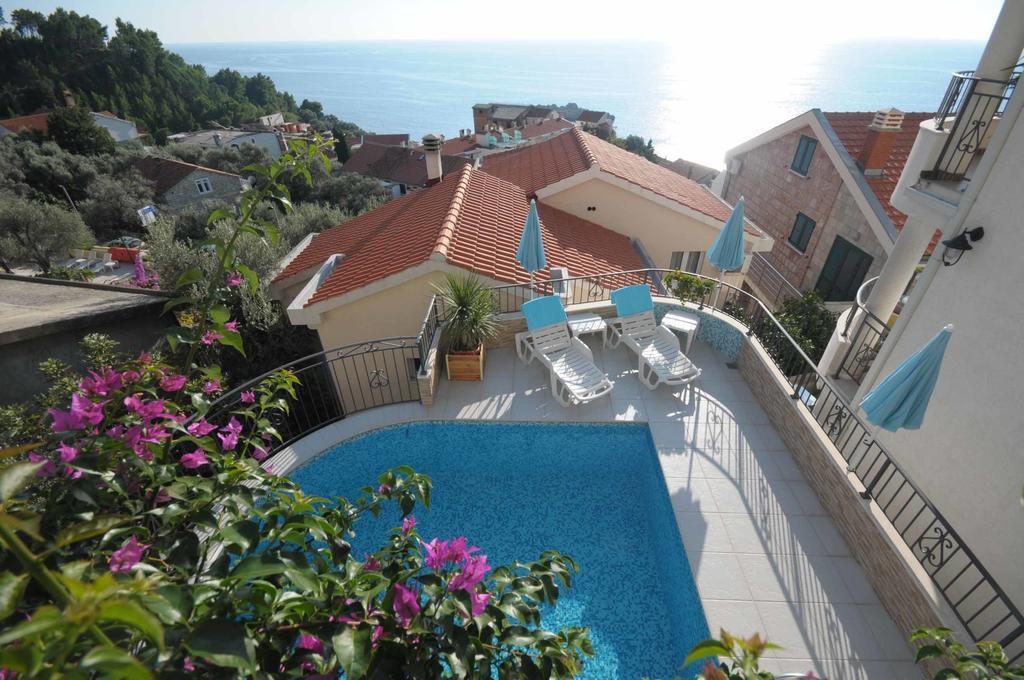 Apartments Leut Светі-Стефан Екстер'єр фото