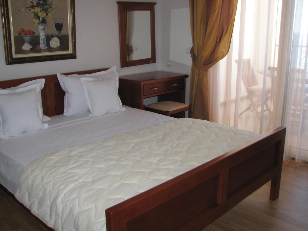 Apartments Leut Светі-Стефан Номер фото