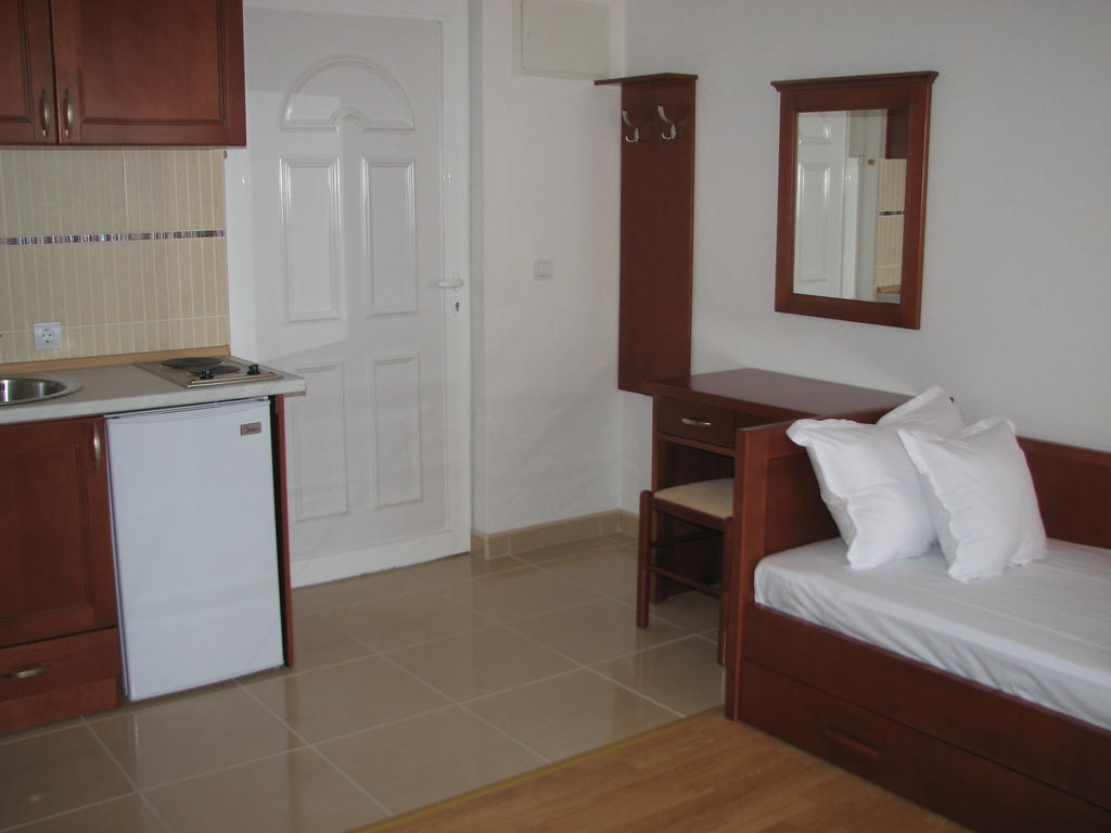 Apartments Leut Светі-Стефан Номер фото