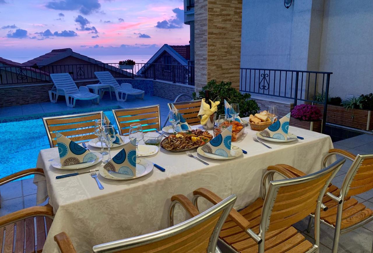 Apartments Leut Светі-Стефан Екстер'єр фото