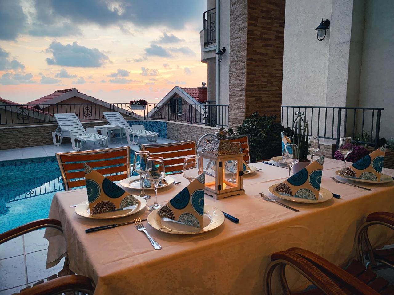 Apartments Leut Светі-Стефан Екстер'єр фото